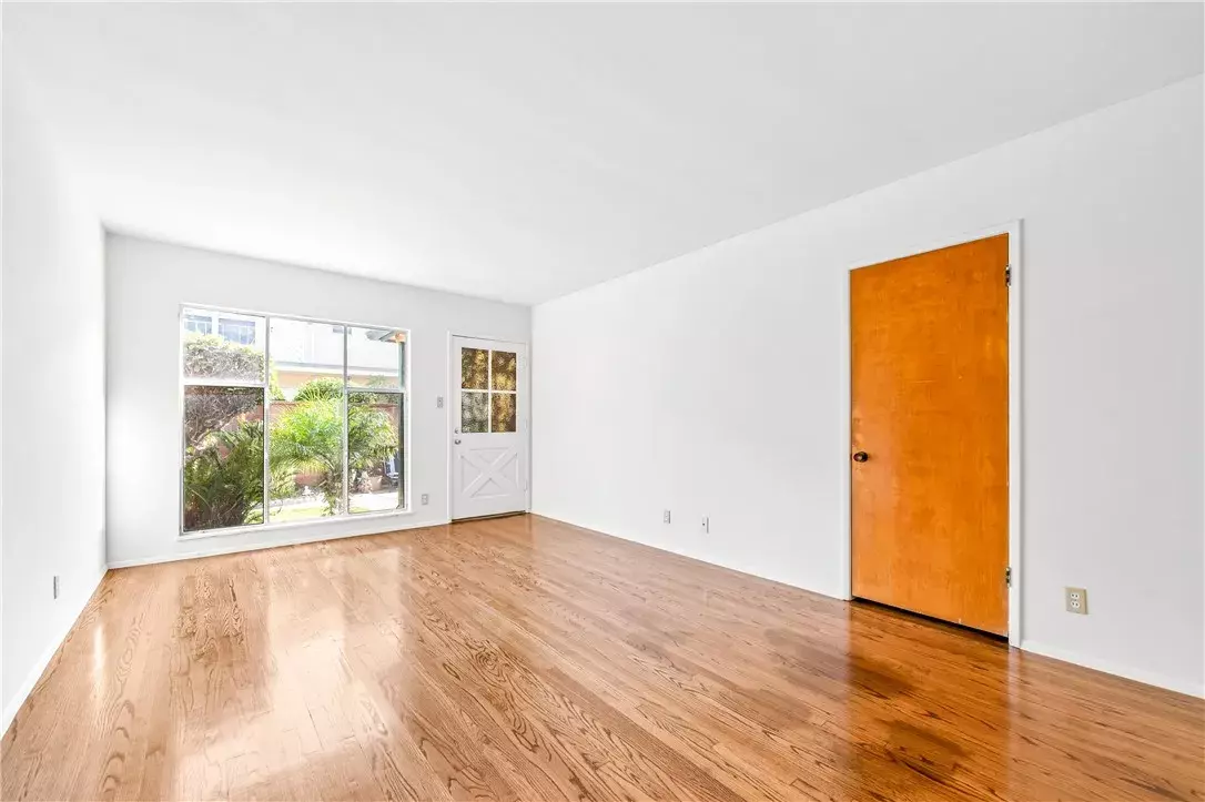 Long Beach, CA 90802,1739 E Appleton #3