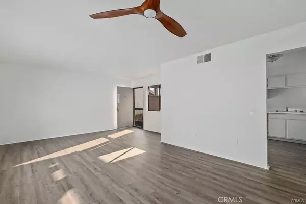 Anaheim, CA 92806,442 N Via Porto