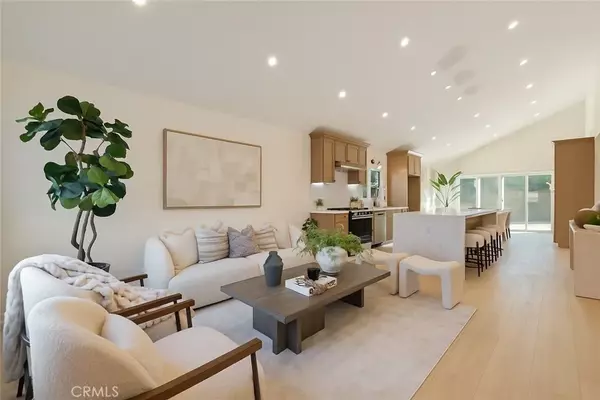 Cerritos, CA 90703,13522 Carnaby