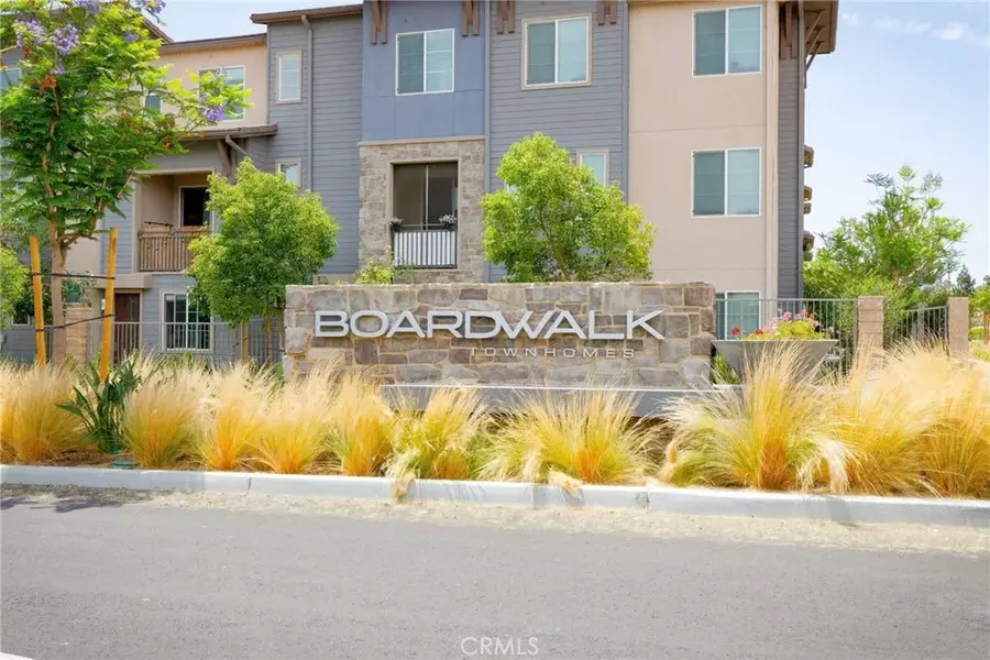 677 Savi Drive #103, Corona, CA 92878