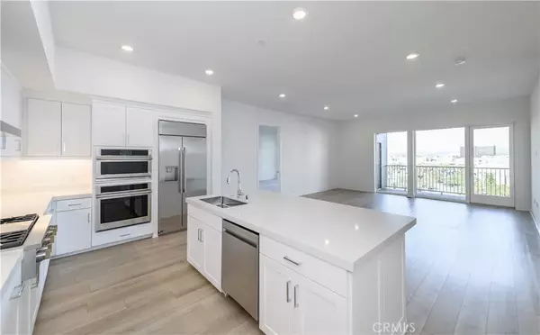 Irvine, CA 92612,3608 Rivington