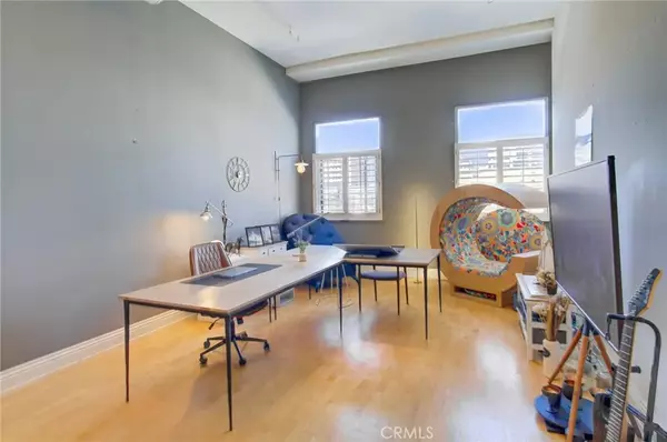 Pasadena, CA 91101,175 S Lake #402