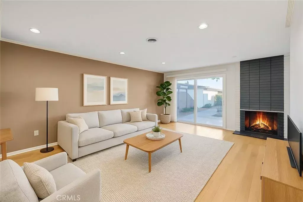 Huntington Beach, CA 92646,21436 Via Straits