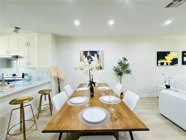 Irvine, CA 92618,52 Capricorn