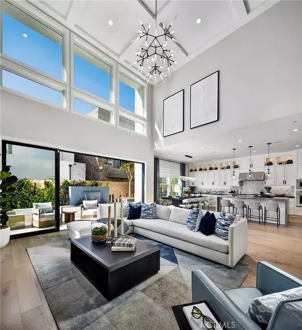 Irvine, CA 92618,145 Apron