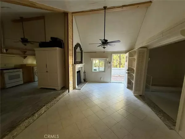 Crestline, CA 92325,23489 Lake