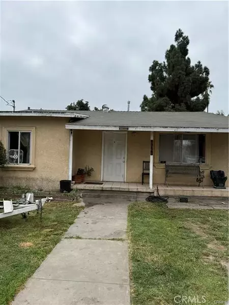 1722 W Pine, Santa Ana, CA 92703