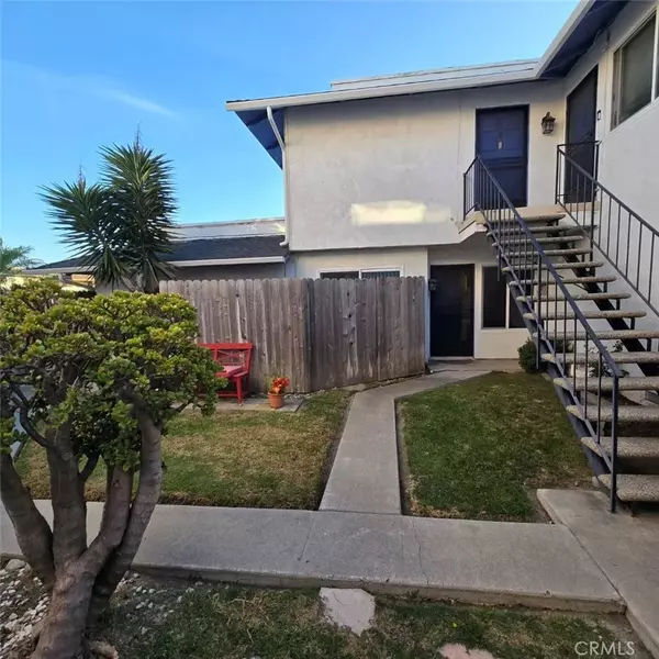 Huntington Beach, CA 92647,17061 Evergreen Circle #D