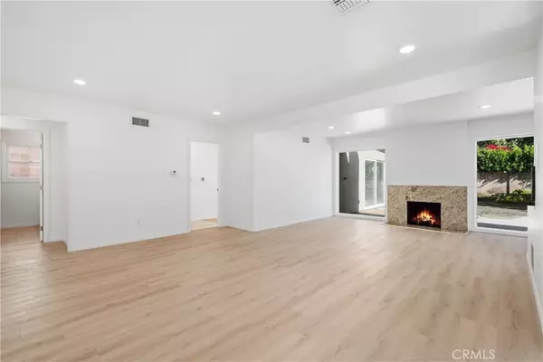 Chatsworth, CA 91311,10048 Delco