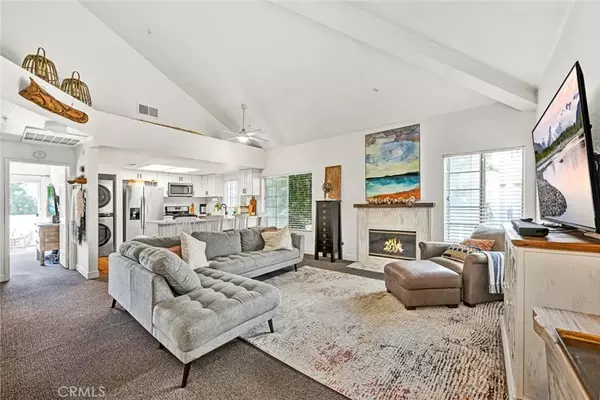 Huntington Beach, CA 92649,4561 Warner #201