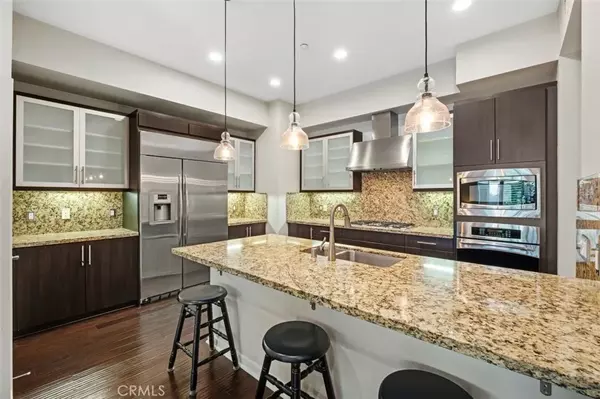 Irvine, CA 92612,21 Gramercy #202