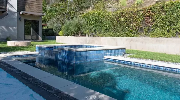 Brentwood, CA 90049,13501 Bayliss