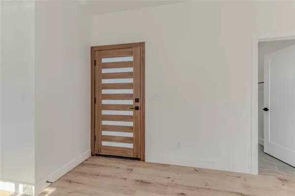 Huntington Beach, CA 92649,5825 View Circle