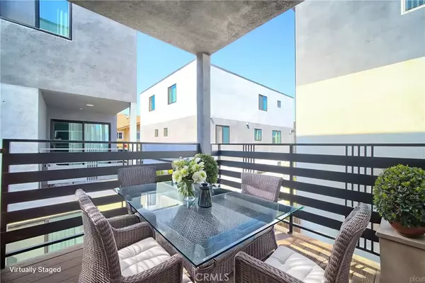 Los Angeles, CA 90006,1427 S New Hampshire Avenue