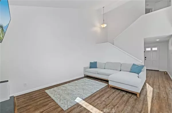 Irvine, CA 92612,164 Stanford Court #82