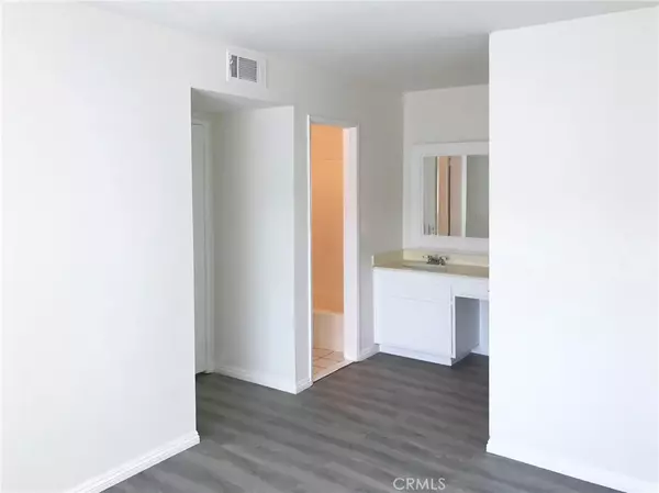 Mission Viejo, CA 92691,22948 Via Pimiento #4B