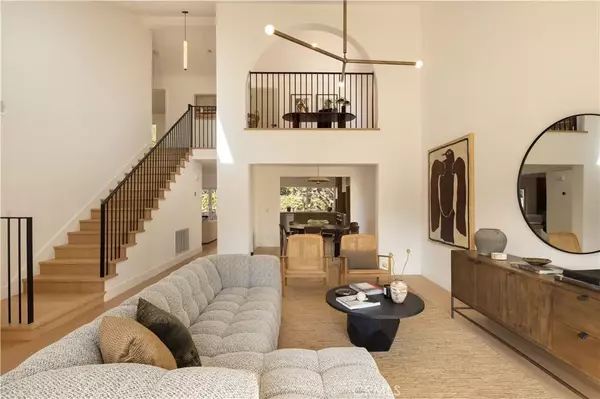 Costa Mesa, CA 92626,872 Liard