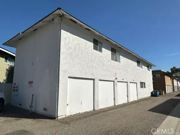 Huntington Beach, CA 92647,17061 Grove Circle #A