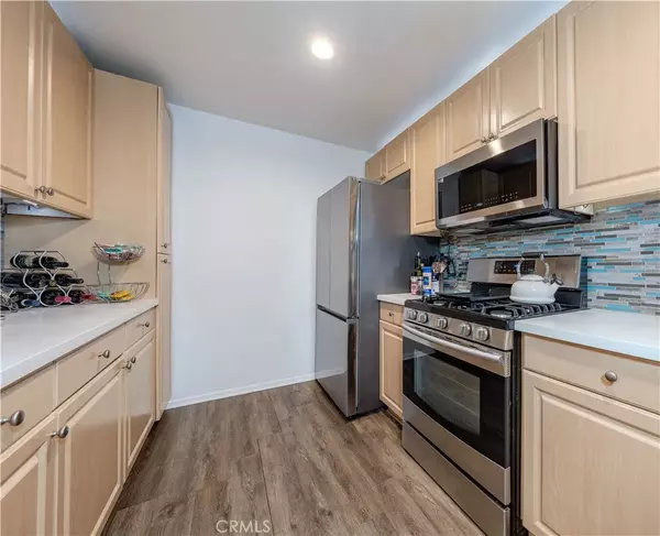 Irvine, CA 92612,2337 Watermarke