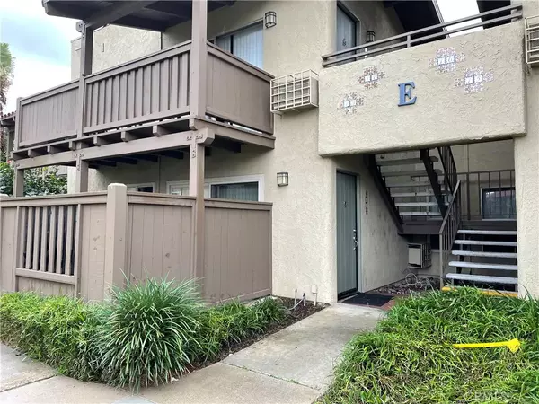 1345 Cabrillo Park Dr. #E13, Santa Ana, CA 92701