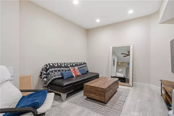 Huntington Beach, CA 92648,626 Lake #38