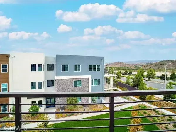 Irvine, CA 92618,352 Tank