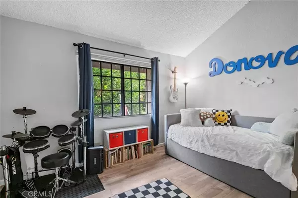 Fullerton, CA 92831,2220 E Chapman #5