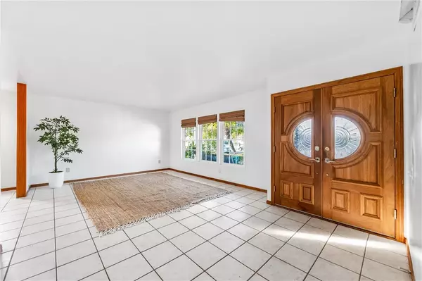 Huntington Beach, CA 92647,6682 Alexandria