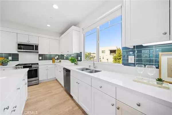 Irvine, CA 92618,115 Episode