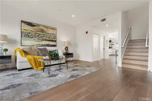 Pasadena, CA 91101,288 S Oakland Ave #211