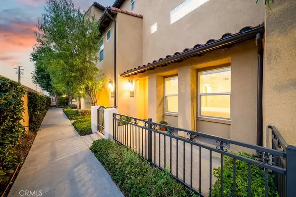 677 S District, Anaheim, CA 92805