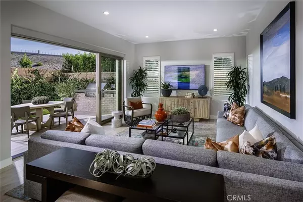 Irvine, CA 92618,214 Maricopa