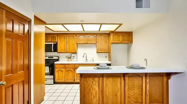 Fountain Valley, CA 92708,17200 Newhope #23