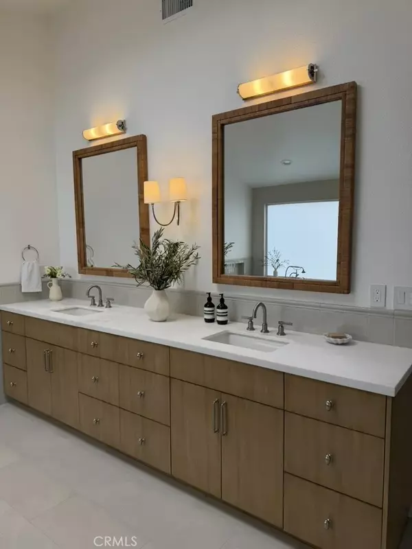 Newport Beach, CA 92660,57 Linda Isle