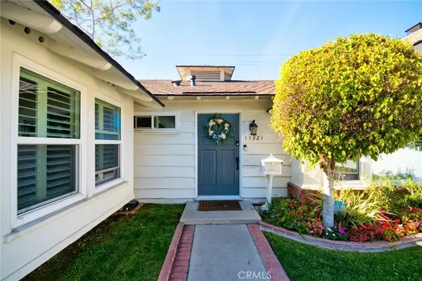 Los Alamitos, CA 90720,11321 Martha Ann