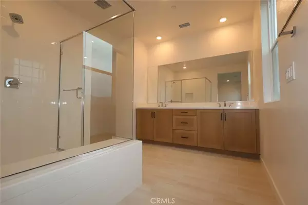 Valencia, CA 91381,27309 Bear Paw Lane