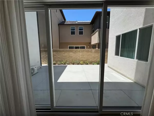 Irvine, CA 92618,228 KNOT