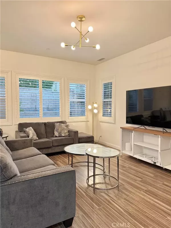 Lake Forest, CA 92630,22 Lark