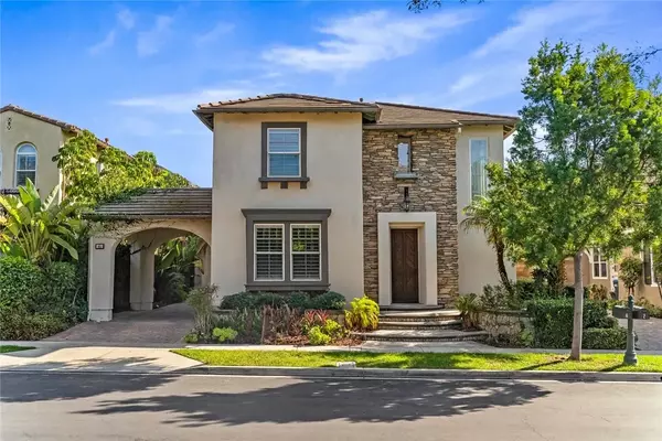 6 Napa, Irvine, CA 92602