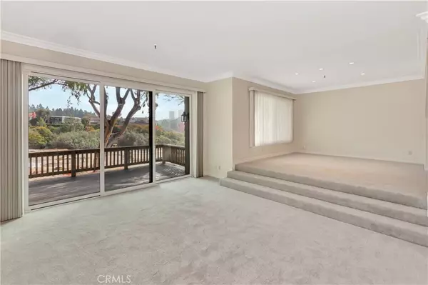 Newport Beach, CA 92660,16 Sea Island