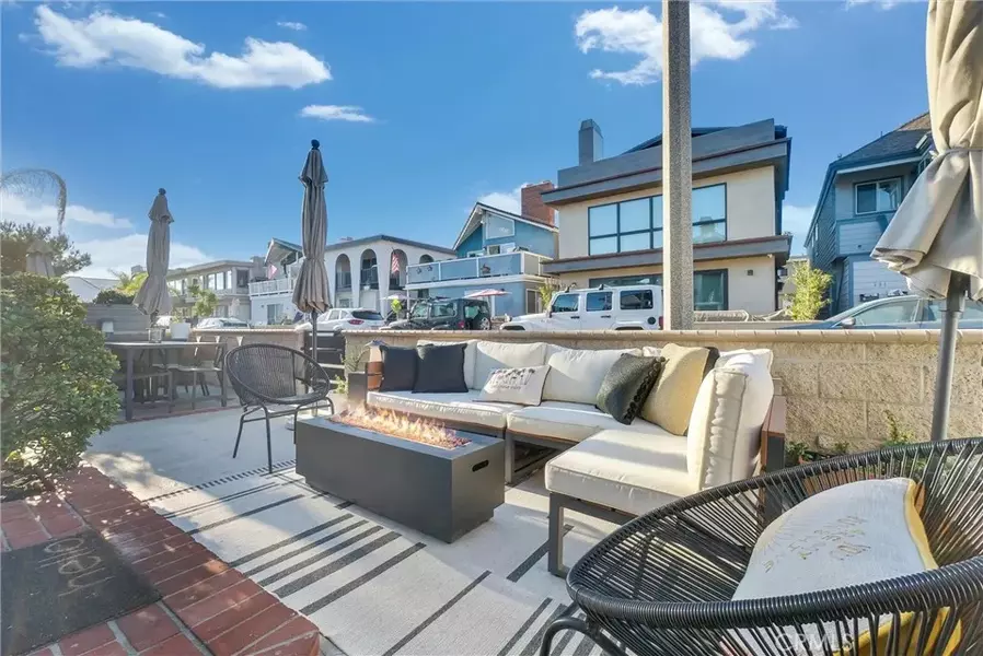 128 46th, Newport Beach, CA 92663