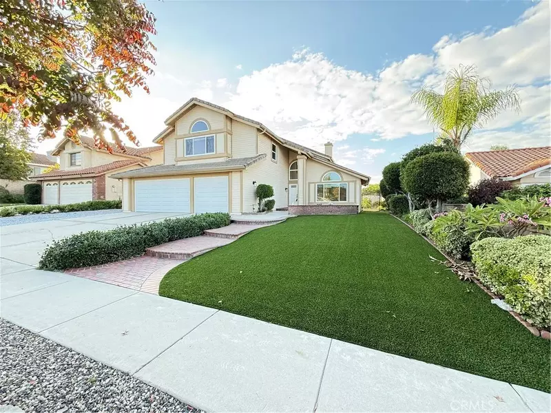 2450 Via Pacifica, Corona, CA 92882