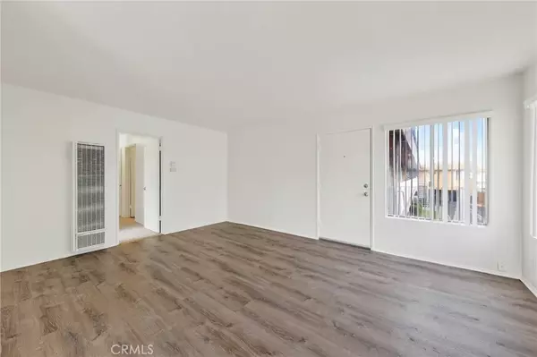 Bellflower, CA 90706,16205 Cornuta Ave #7