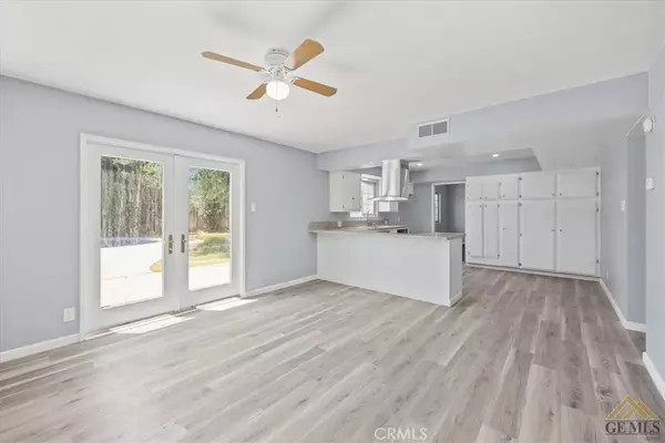 Bakersfield, CA 93309,4005 Madrid Avenue