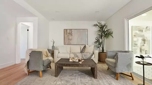 Anaheim, CA 92805,579 N Century