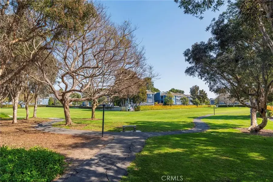 8182 Mainsail Drive #202, Huntington Beach, CA 92646