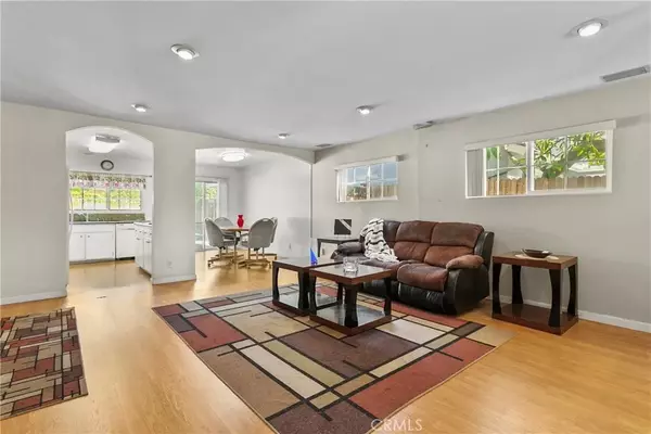 Irvine, CA 92604,4801 Redbluff