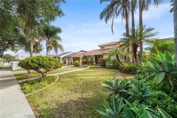 Los Alamitos, CA 90720,10702 Oak