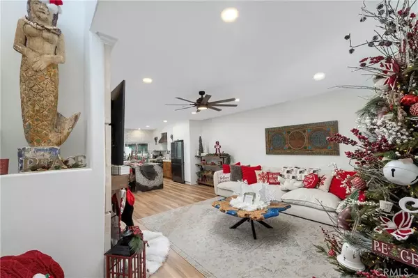 Huntington Beach, CA 92648,7401 Seabluff #102