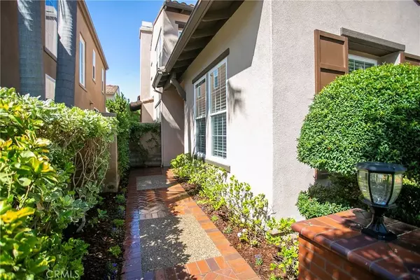 Irvine, CA 92602,31 Dinuba